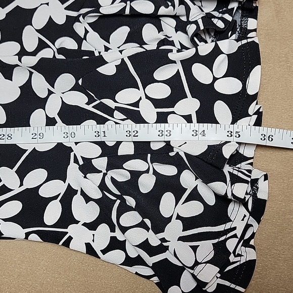 White House Black Market Black White Botanical Print Tulip Hem Dress Size XS - Picture 9 of 10